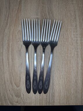 Oneida Community Bird of Paradise set of 4 dinner forks silverplate flatware 7.5